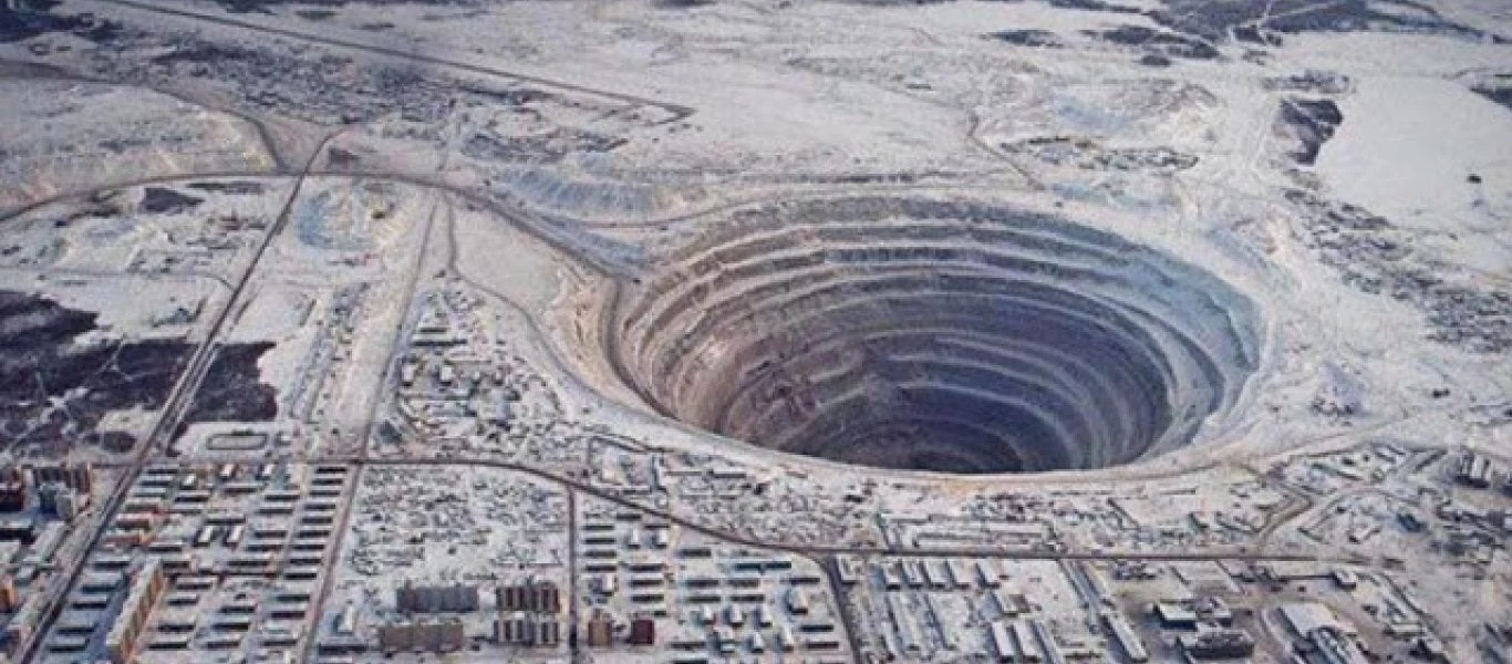 Τί συνάντησαν οι Σοβιετικοί όταν άνοιξαν τη βαθύτερη τρύπα στη Γη στα 12.261 μέτρα; (εικόνες)